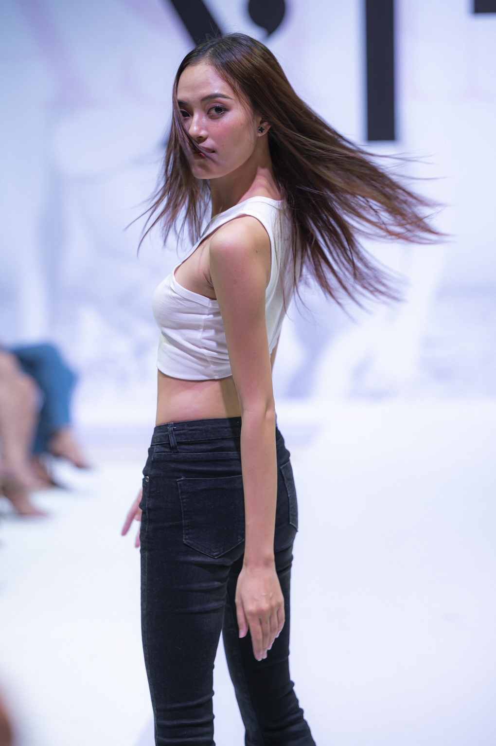 Vợ Bùi Tiến Dũng để mặt mộc, khoe cơ bụng săn chắc sau khi sinh con - 9 Vợ Bùi Tiến Dũng để mặt mộc, khoe cơ bụng săn chắc sau khi sinh con - 9