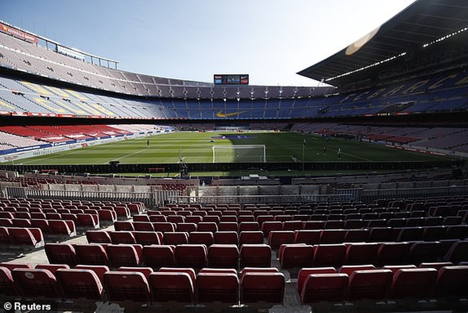 Real Madrid hạ gục Barcelona tại Nou Camp - 21 Real Madrid hạ gục Barcelona tại Nou Camp - 21