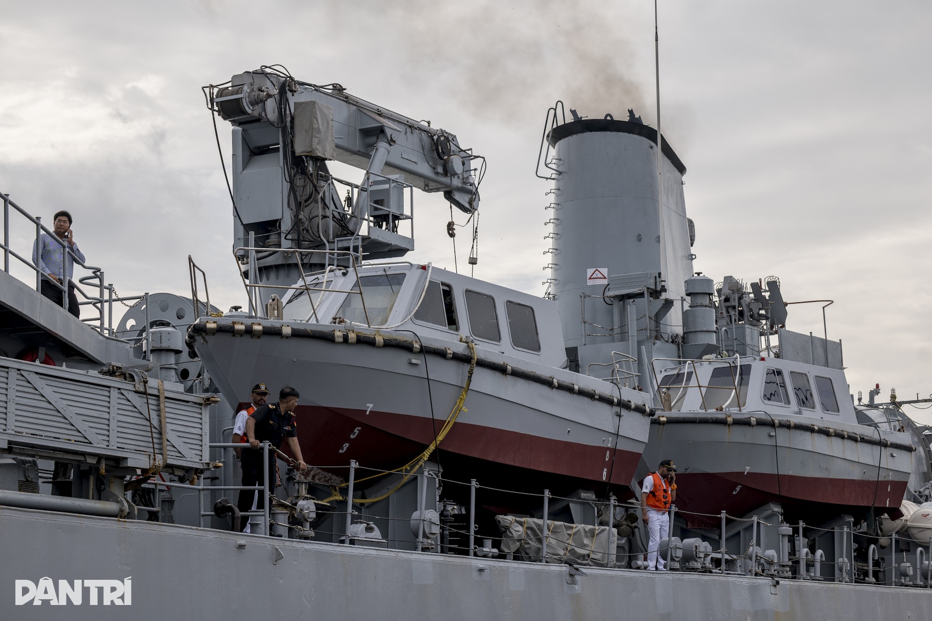 Tàu Hải quân Ấn Độ cập cảng Sài Gòn - 8 Tàu Hải quân Ấn Độ cập cảng Sài Gòn - 8