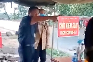 Có hay không xử lý hình sự Phó Chủ tịch HĐND huyện chống đối đo thân nhiệt?