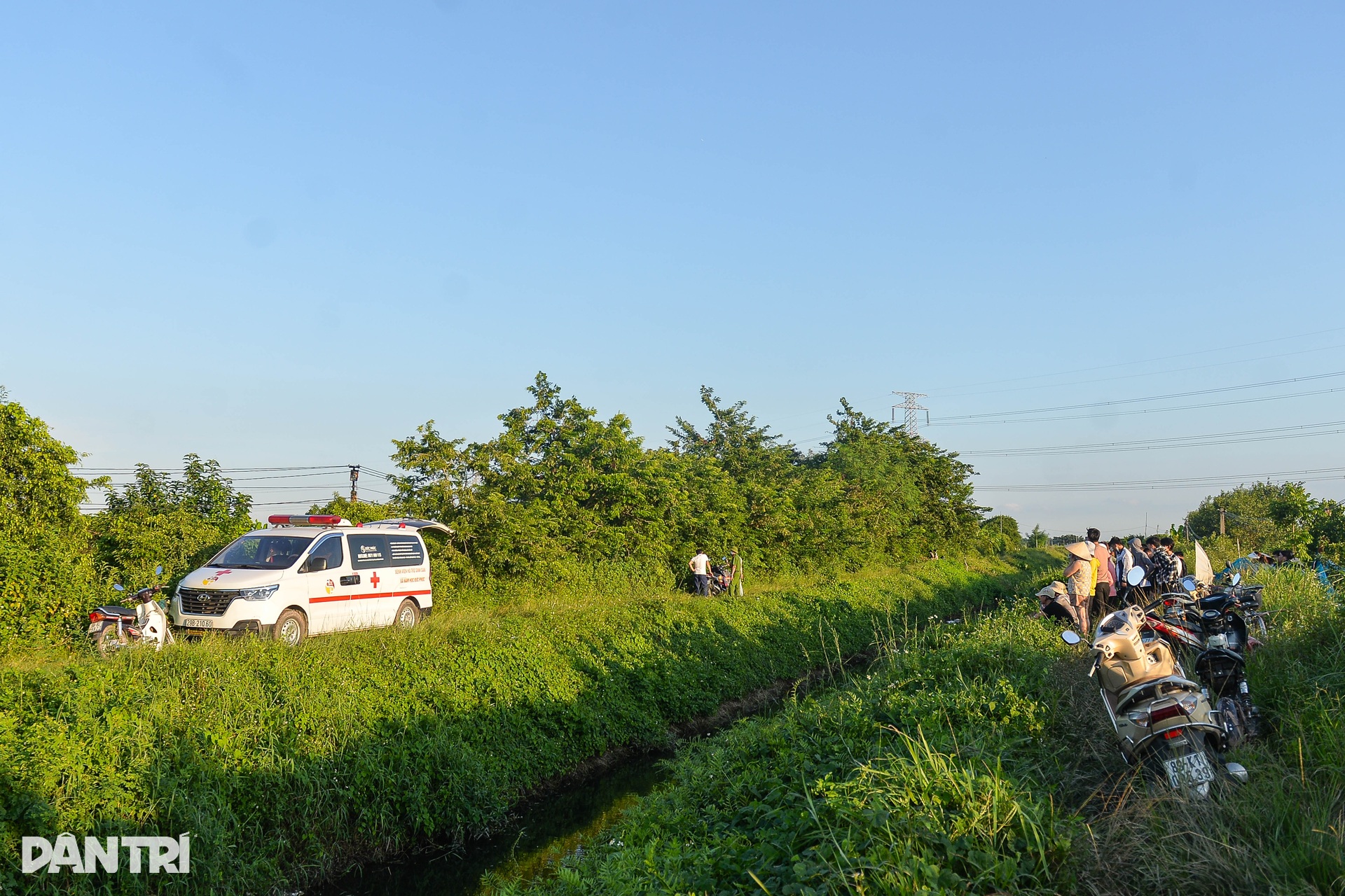 Cận cảnh hiện trường phát hiện thi thể cháu bé 21 tháng tuổi bị sát hại - 7 Cận cảnh hiện trường phát hiện thi thể cháu bé 21 tháng tuổi bị sát hại - 7