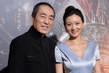 Đạo diễn Trương Nghệ Mưu hạnh phúc bên "bà xã" kém 31 tuổi