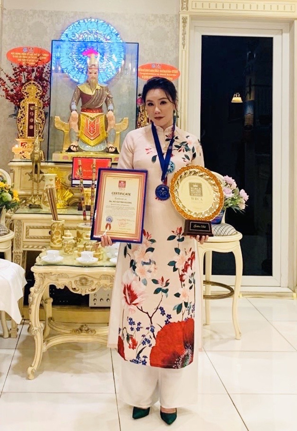 Báo quốc tế đưa tin Hồ Quỳnh Hương đạt kỷ lục thế giới - 3 Báo quốc tế đưa tin Hồ Quỳnh Hương đạt kỷ lục thế giới - 3