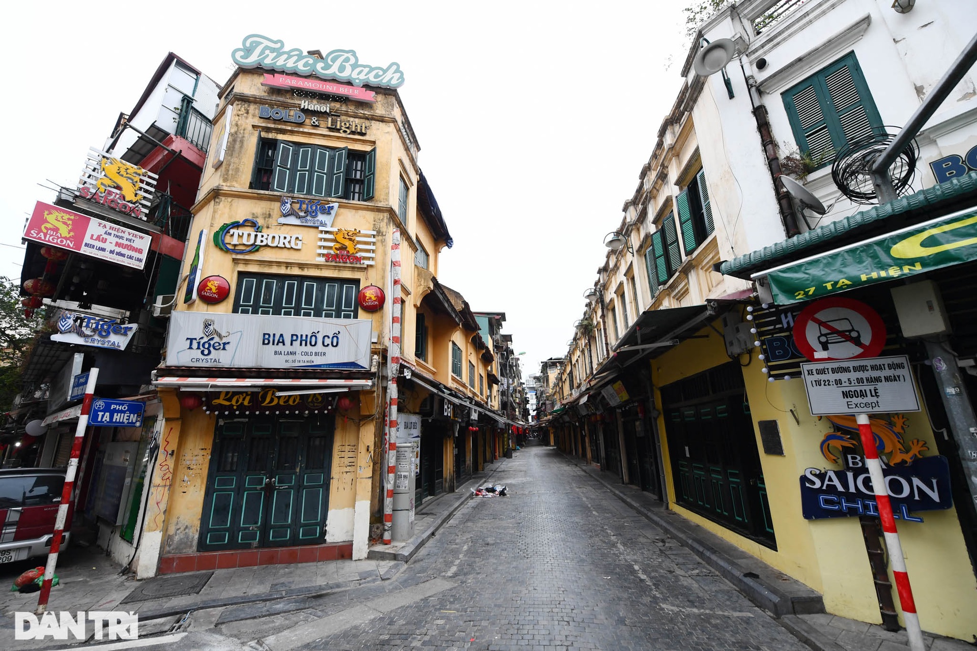 Hà Nội tĩnh mịch, vắng vẻ trong buổi sáng mùng 1 Tết - 8 Hà Nội tĩnh mịch, vắng vẻ trong buổi sáng mùng 1 Tết - 8