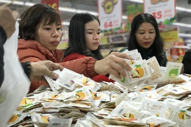 Săn hàng giảm giá mùa Tết, nên hay không?