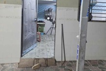 Đôi nam nữ dính đầy máu, nằm bất động trong nhà tắm ở Bình Dương