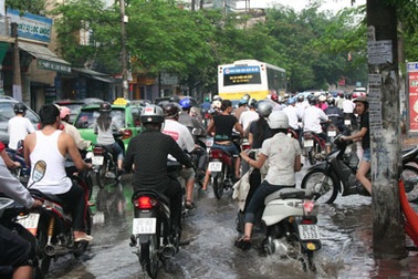 Hà Nội: Mưa, dông giảm dần