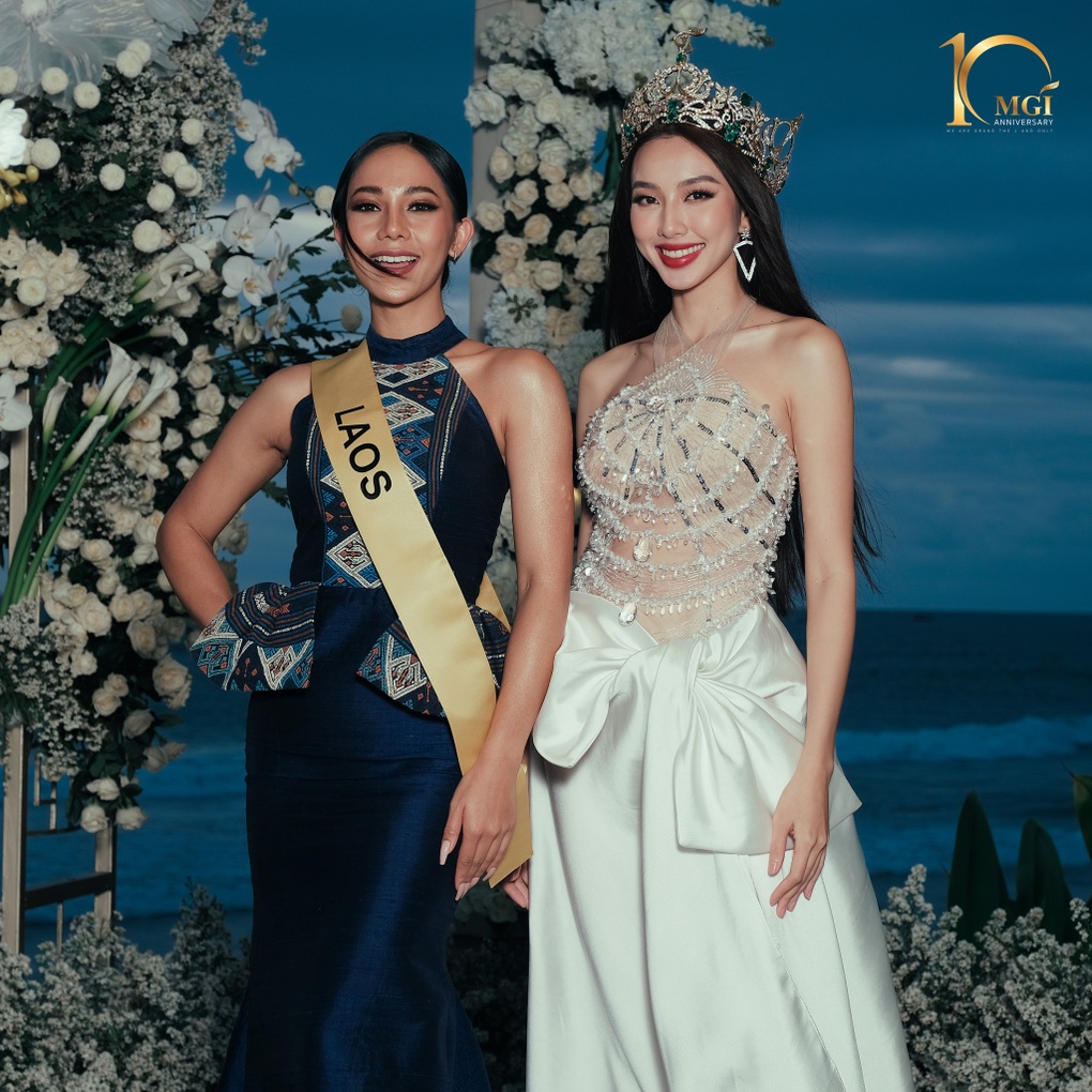 Thiên Ân, Thùy Tiên chung khung hình tại Miss Grand International 2022 - 10 Thiên Ân, Thùy Tiên chung khung hình tại Miss Grand International 2022 - 10