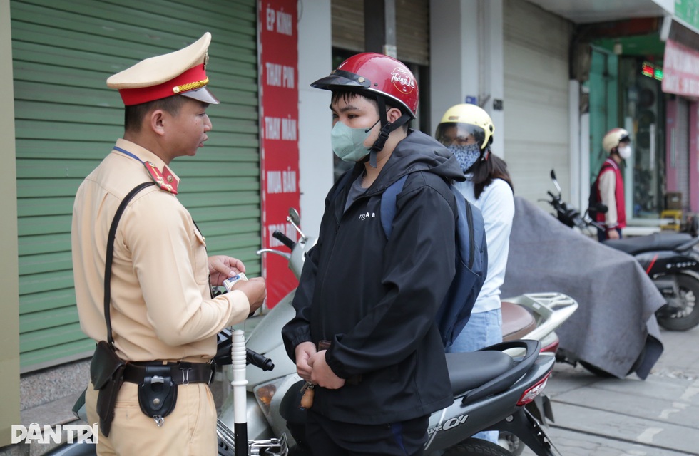 Tham gia giao thông kiểu tiết kiệm thời gian, nhiều người nhận phạt nặng - 5 Tham gia giao thông kiểu tiết kiệm thời gian, nhiều người nhận phạt nặng - 5