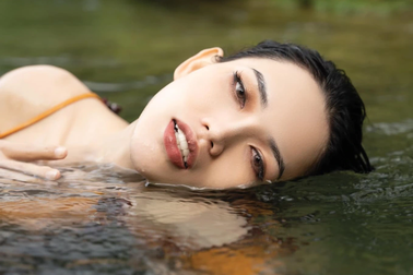 Mỹ nhân chuyển giới ở Hà Nội kể về giây phút "chết đi sống lại" trên bàn mổ