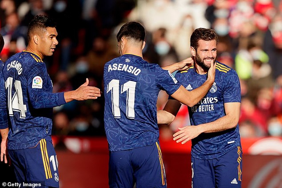 Thắng đậm Granada, Real Madrid trở lại ngôi đầu bảng La Liga - 2 Thắng đậm Granada, Real Madrid trở lại ngôi đầu bảng La Liga - 2