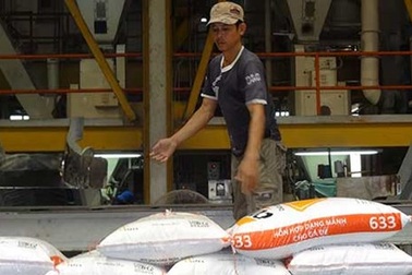 Mất hàng tỉ đồng vì kiểm dịch rườm rà