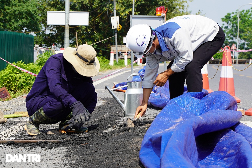 Hà Nội: Thi công nhà máy nước gây nứt lún đê, nhà dân trước mùa mưa bão - 10 Hà Nội: Thi công nhà máy nước gây nứt lún đê, nhà dân trước mùa mưa bão - 10