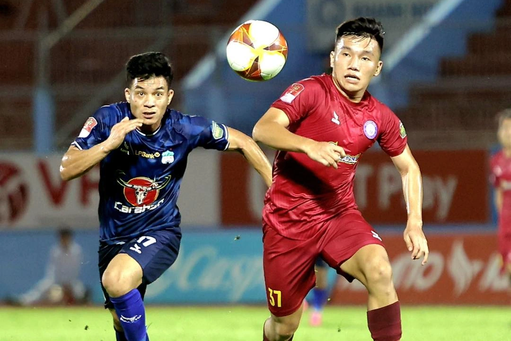 Hoàng Anh Gia Lai hòa thất vọng trong ngày thủ môn Bùi Tiến Dũng ra mắt - 1 Hoàng Anh Gia Lai hòa thất vọng trong ngày thủ môn Bùi Tiến Dũng ra mắt - 1
