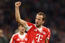 Harry Kane ghi dấu ấn, Bayern Munich đánh bại Dortmund