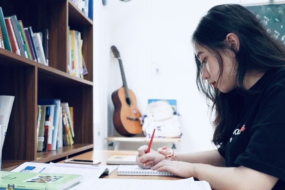 Học sinh chạy nước rút ôn thi tốt nghiệp THPT: Học online lo gấp 10 phần - 3 Học sinh chạy nước rút ôn thi tốt nghiệp THPT: Học online lo gấp 10 phần - 3