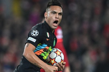 Đánh bại Liverpool, Inter vẫn ngậm ngùi bị loại khỏi Champions League