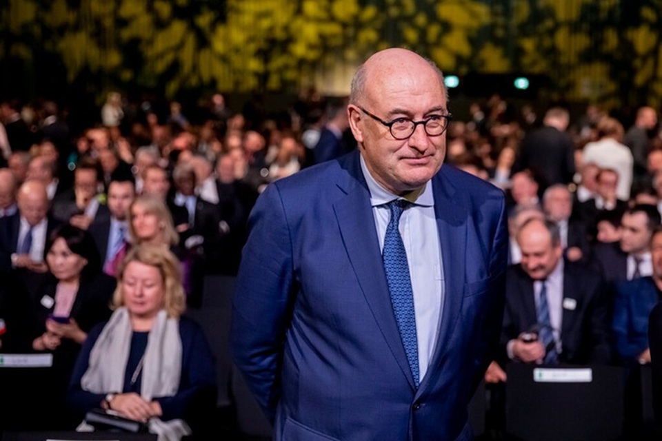 Cao ủy thương mại EU từ chức sau bê bối tiệc golf rúng động chính trường - 1 Cao ủy thương mại EU từ chức sau bê bối tiệc golf rúng động chính trường - 1