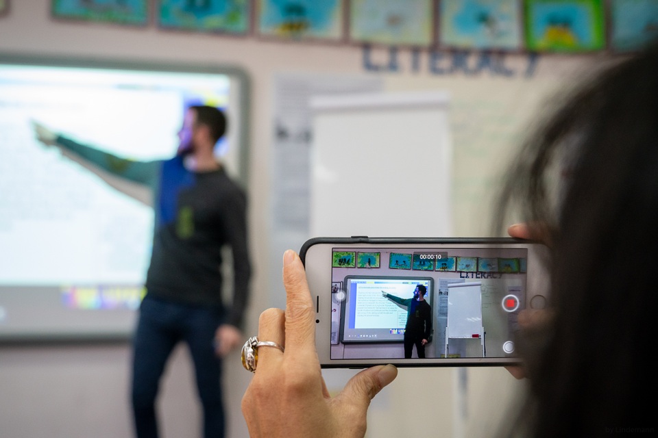 Cách trường BIS Hà Nội áp dụng phương pháp học E-learning giữa dịch Covid-19 - 1 Cách trường BIS Hà Nội áp dụng phương pháp học E-learning giữa dịch Covid-19 - 1