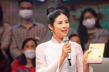 Hoa hậu Ngọc Hân xúc động nghẹn ngào khi nhớ lại tuổi thơ