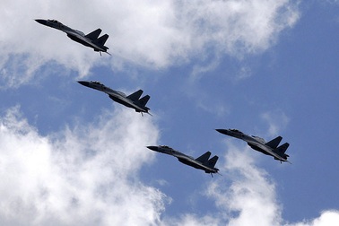 Chiến đấu cơ Trung Quốc quần thảo ở Thái Bình Dương, máy bay Nhật xuất kích đối phó