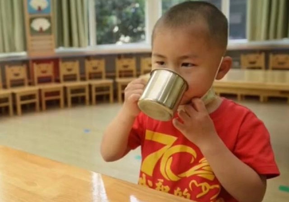 Trung Quốc: Trường mầm non mở cửa sau Covid-19, chỉ có 1 học sinh tới lớp - 6 Trung Quốc: Trường mầm non mở cửa sau Covid-19, chỉ có 1 học sinh tới lớp - 6