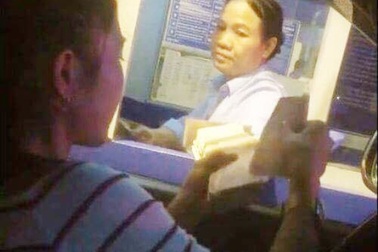 Công an 2 lần làm việc với nữ tài xế trả tiền lẻ tại trạm BOT quốc lộ 5