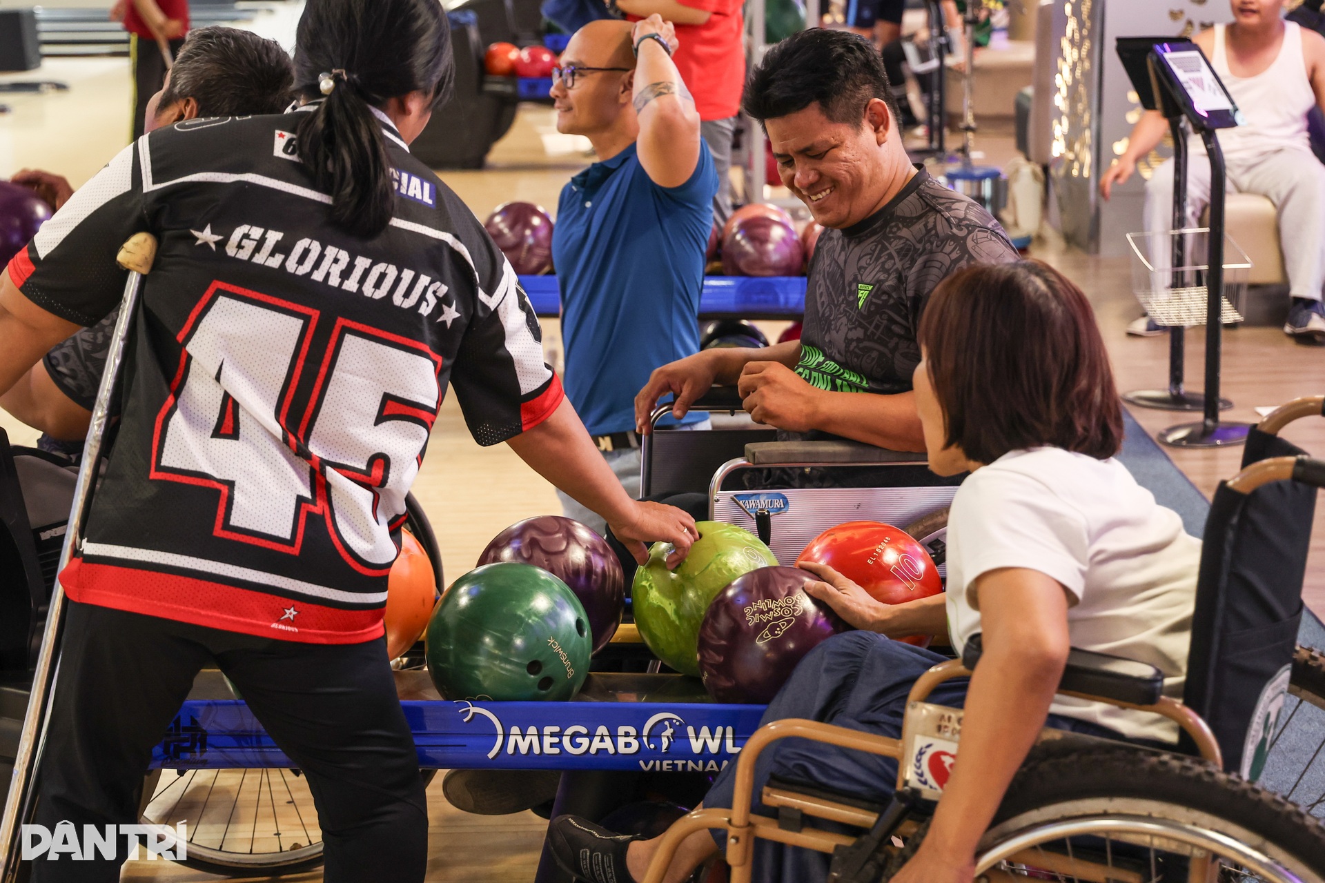Câu lạc bộ Bowling cho người khuyết tật đầu tiên tại Việt Nam - 11
