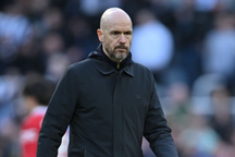 Đưa ra quyết định khó hiểu, HLV Ten Hag bị chỉ trích thậm tệ