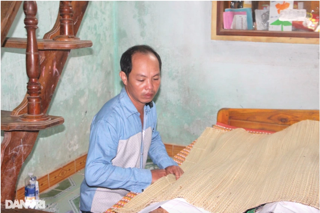 Người mẹ 20 năm giam mình, hủy hoại cuộc đời sau ngày con trai chết đuối - 2 Người mẹ 20 năm giam mình, hủy hoại cuộc đời sau ngày con trai chết đuối - 2