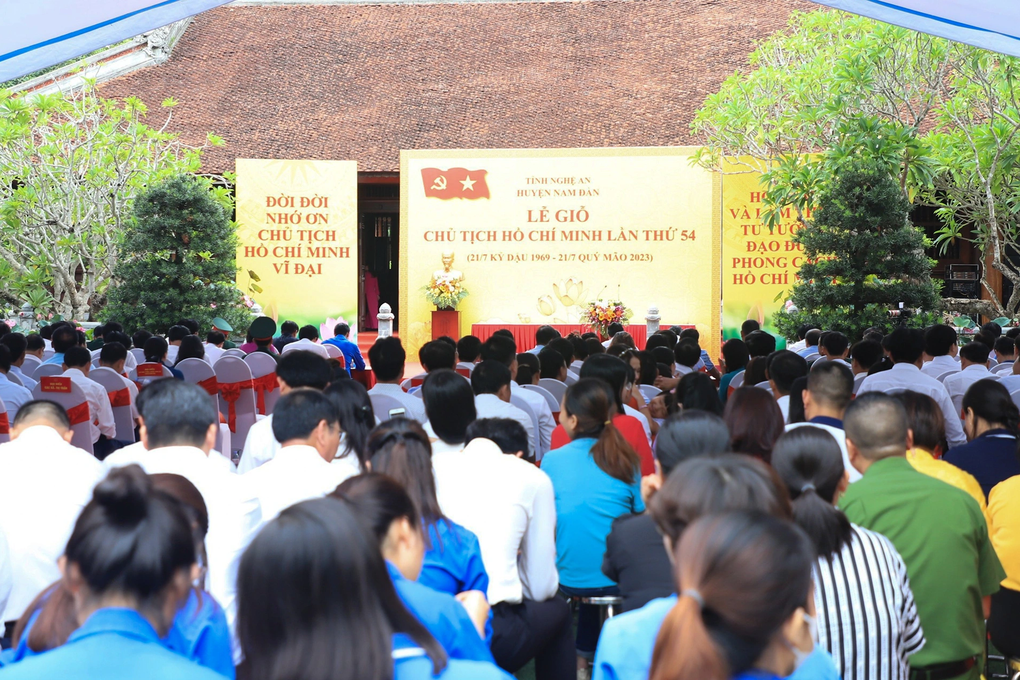 Nghệ An tổ chức lễ giỗ Chủ tịch Hồ Chí Minh lần thứ 54 - 3 Nghệ An tổ chức lễ giỗ Chủ tịch Hồ Chí Minh lần thứ 54 - 3