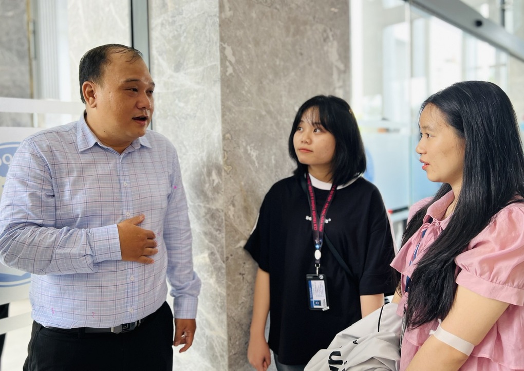 Người đàn ông 40 tuổi hơn 50 lần hiến máu - 1 Người đàn ông 40 tuổi hơn 50 lần hiến máu - 1