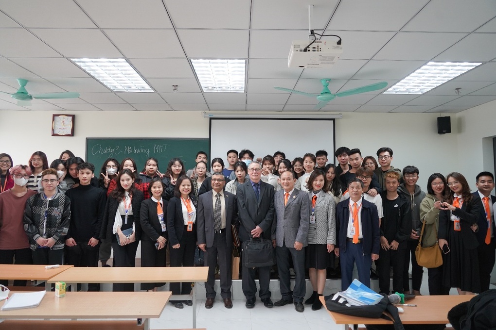 Sinh viên trường Đại học Đại Nam có cơ hội nhận 2 bằng tốt nghiệp - 5 Sinh viên trường Đại học Đại Nam có cơ hội nhận 2 bằng tốt nghiệp - 5