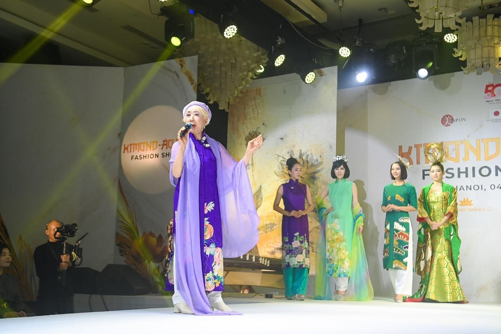 Chiêm ngưỡng sắc màu văn hóa ấn tượng tại Kimono - Aodai Fashion Show - 10
