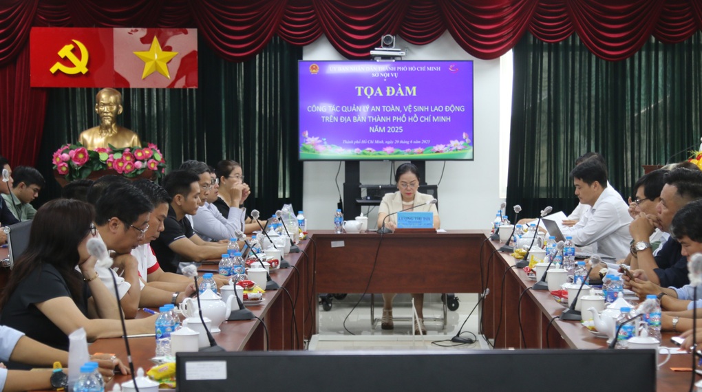 Câu hỏi nhói lòng của con thơ khi cha mất vì tai nạn lao động - 1 Câu hỏi nhói lòng của con thơ khi cha mất vì tai nạn lao động