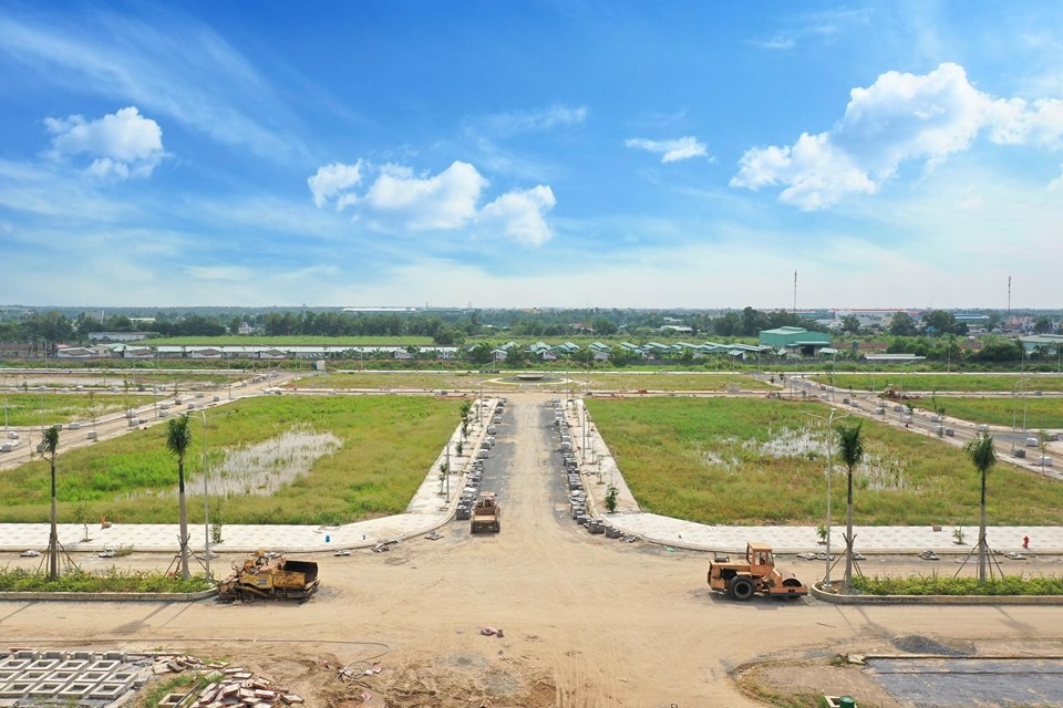Doanh nghiệp địa ốc bỏ “phố” về “quê” - 3 Doanh nghiệp địa ốc bỏ “phố” về “quê” - 3