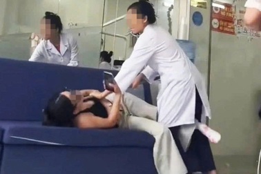 Thông tin mới nhất vụ chủ cơ sở nha khoa cầm gậy sắt hành hung khách