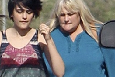 Con gái Vua nhạc Pop ngày càng thân thiết với mẹ đẻ