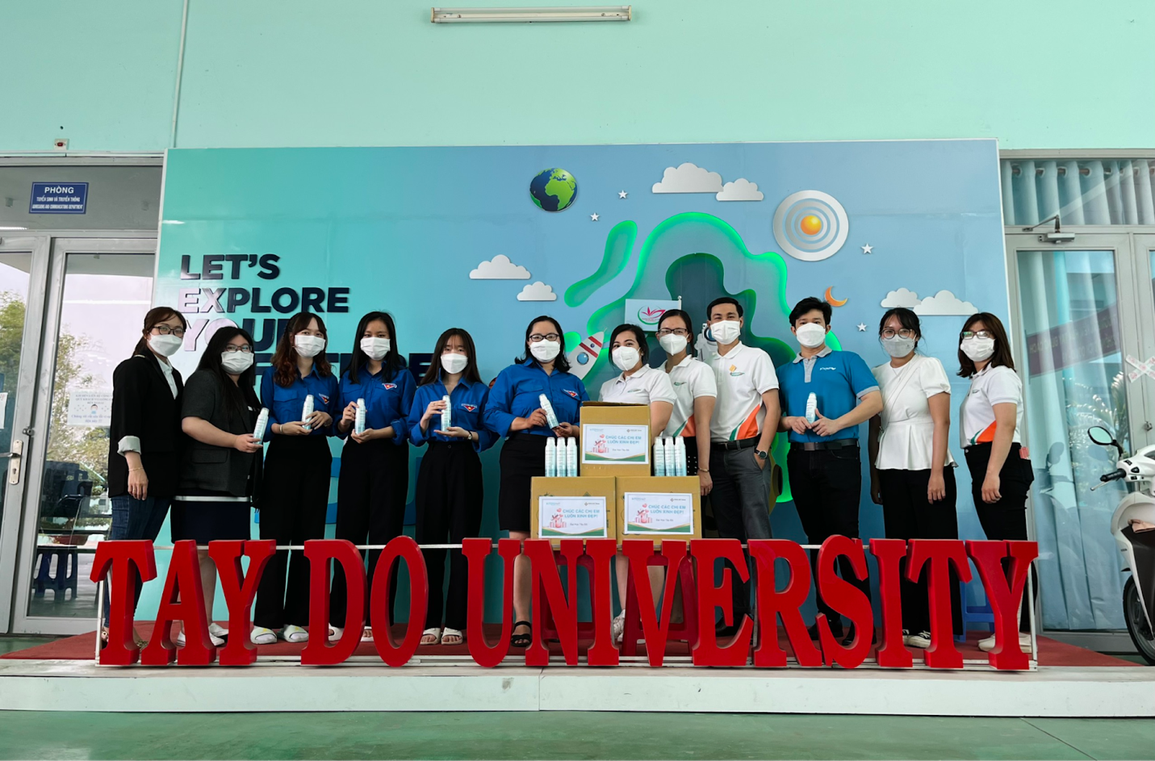 Intershop viết tiếp hành trình 8/3: Tặng hơn 700 phần quà yêu thương phái nữ - 1 Intershop viết tiếp hành trình 8/3: Tặng hơn 700 phần quà yêu thương phái nữ - 1