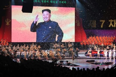 Ông Kim Jong-un tặng kem đánh răng cho dân mừng đại hội đảng