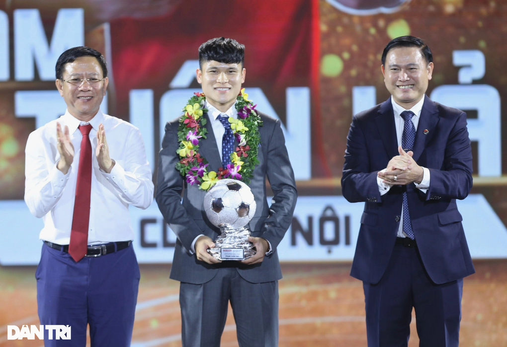 Chuyên gia: Chuyên gia:
