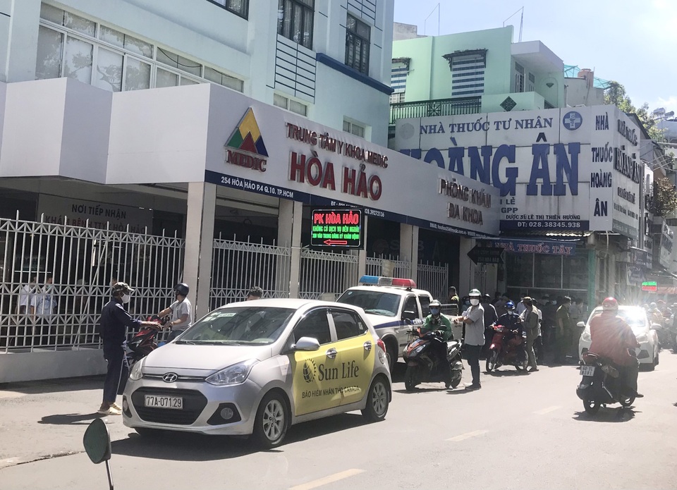 Phong tỏa phòng khám đa khoa lớn nhất Sài Gòn nghi liên quan ca Covid-19 - 3 Phong tỏa phòng khám đa khoa lớn nhất Sài Gòn nghi liên quan ca Covid-19 - 3
