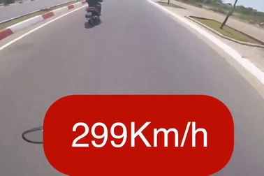 Nam thanh niên chạy với "tốc độ bàn thờ" để trốn CSGT