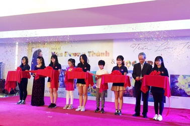 Họa sĩ Văn Dương Thành tổ chức triển lãm tranh cùng học trò