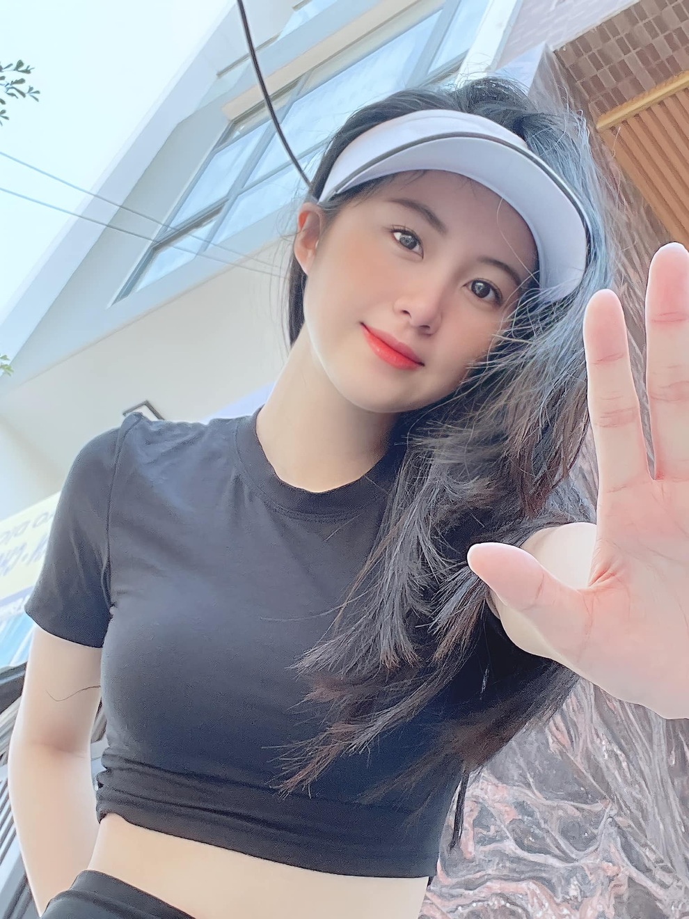 Hot girl Đà Nẵng: Sống thoáng bên ngoài không có nghĩa là hư hỏng bên trong - 2 Hot girl Đà Nẵng: Sống thoáng bên ngoài không có nghĩa là hư hỏng bên trong - 2