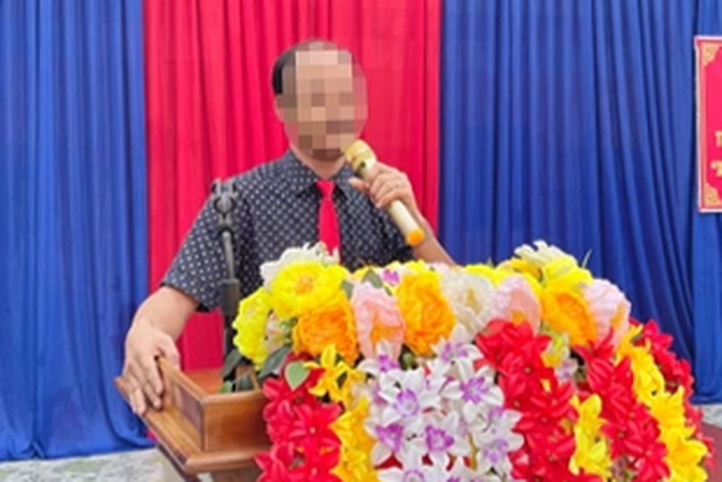 Khởi tố thầy hiệu trưởng giao cấu với bé gái 15 tuổi - 1 Khởi tố thầy hiệu trưởng giao cấu với bé gái 15 tuổi - 1