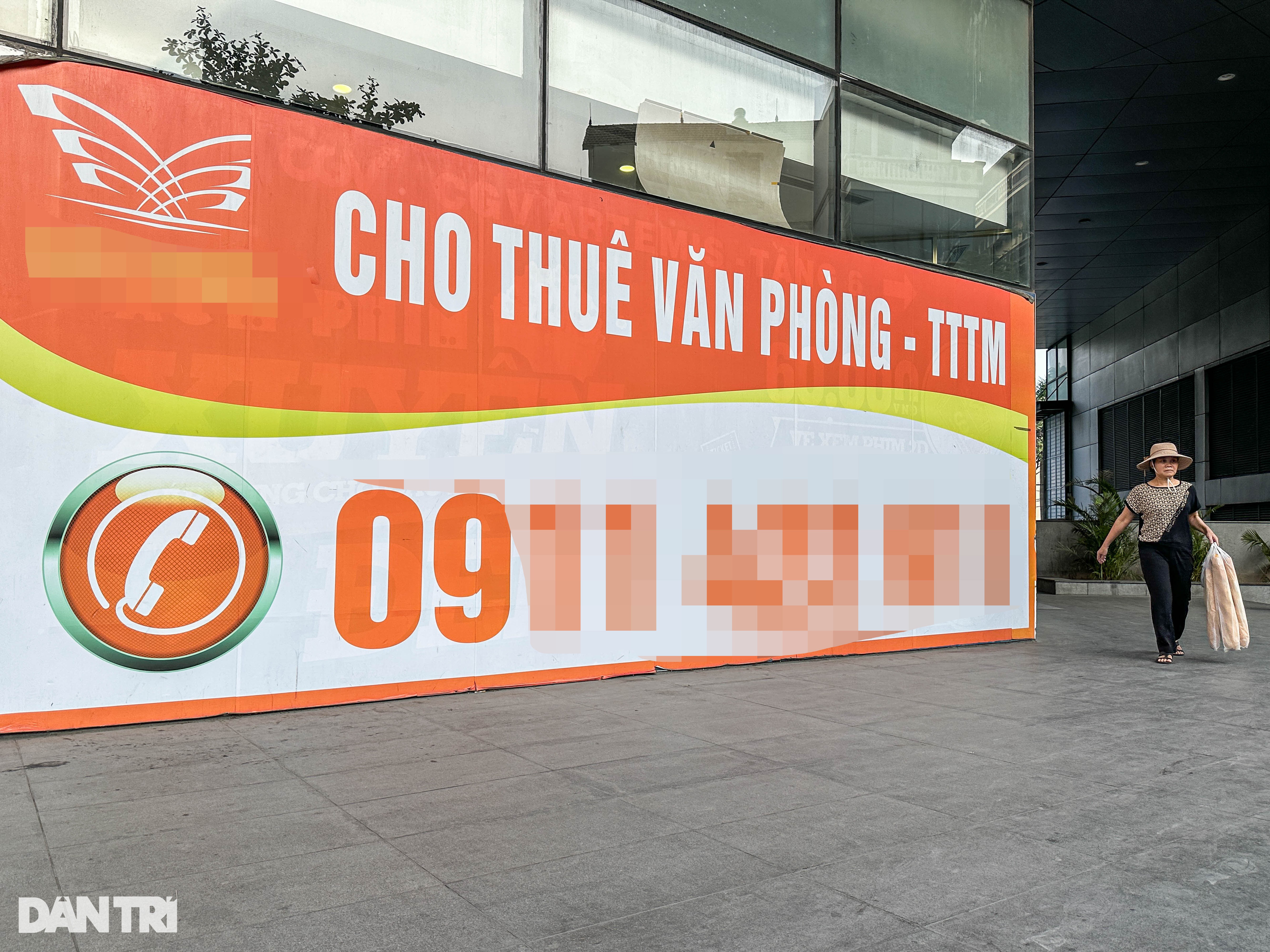 Hàng loạt cửa hàng ở vị trí vàng của Hà Nội treo biển cho thuê vẫn ế ẩm - 9