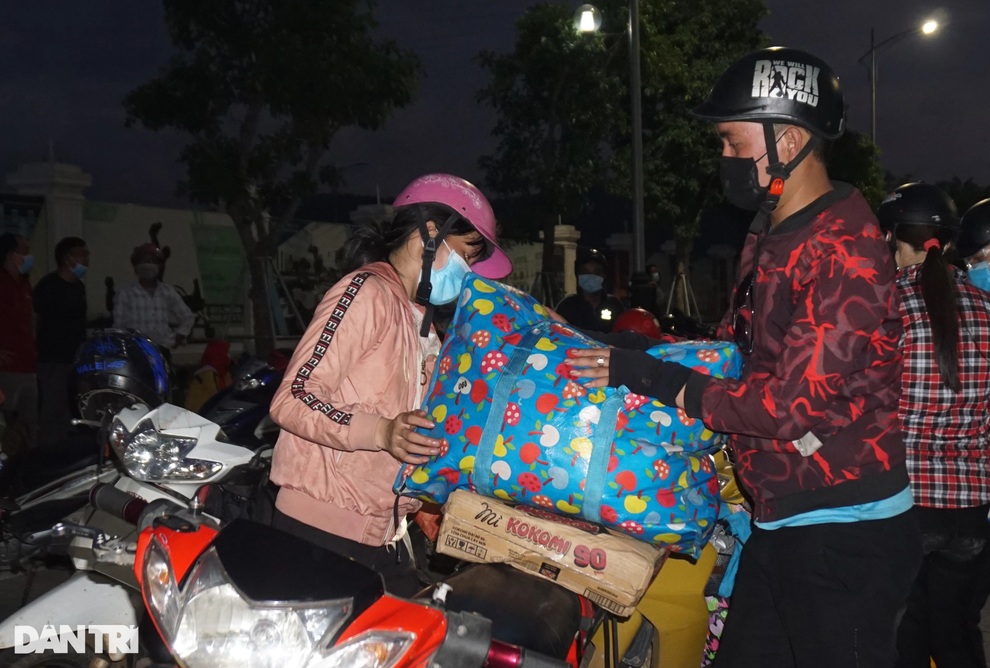 Lao động chạy dịch: Ra đi mang hi vọng, hồi hương ôm theo nợ - 10 Lao động chạy dịch: Ra đi mang hi vọng, hồi hương ôm theo nợ - 10
