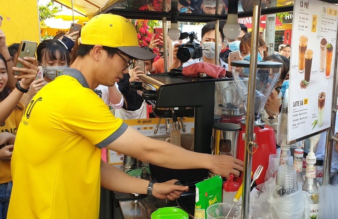 Công Phượng từ chàng cầu thủ trẻ tới hình ảnh người chồng tương lai chí thú, căn cơ, biết cách dùng đồng tiền bóng đá để sinh lời - Ảnh 8. Công Phượng từ chàng cầu thủ trẻ tới hình ảnh người chồng tương lai chí thú, căn cơ, biết cách dùng đồng tiền bóng đá để sinh lời - Ảnh 8.