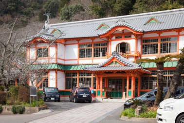 Suối khoáng nóng 1.300 năm tuổi với những điều kỳ bí ở Nhật